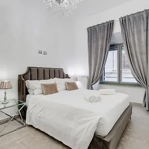 Crystal Trevi Fountain - Romedreamhome Rome